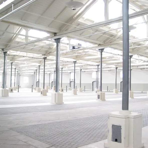 Billede af Øksnehallen loftet i neonfarver