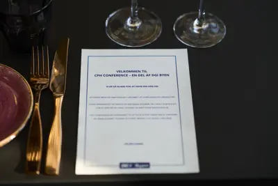 bordopdækning med velkomstbrev på restaurant østerbro