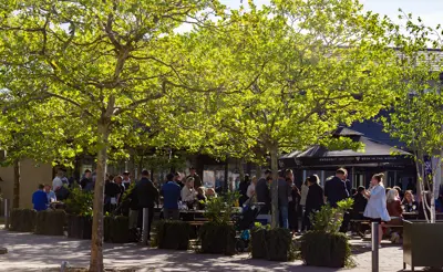 Udendørs arrangement foran Vestauranten