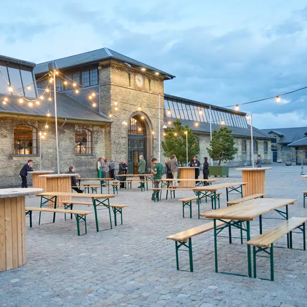 Øksnehallen's plaza with festival tables