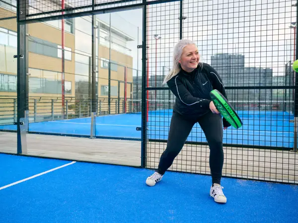 Padel-kvinde (2).jpg