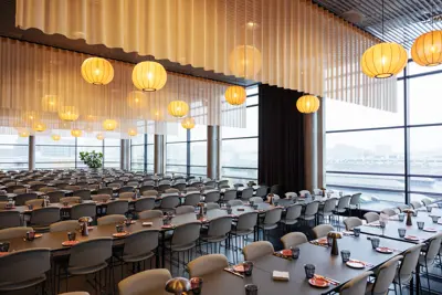 Opdækning med udsigt i Restaurant Østerbro