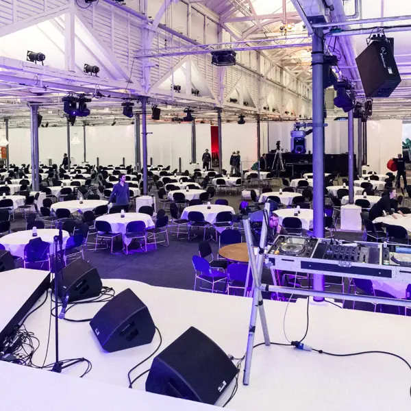 Konference opstilling i rækker