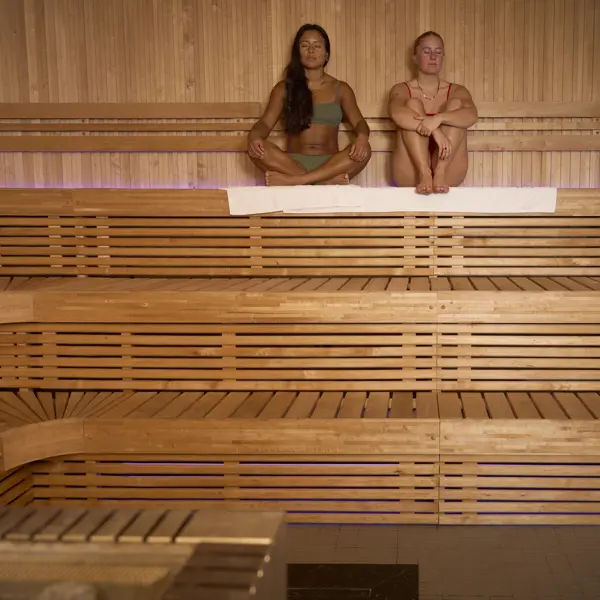 To hotelgæster til saunagus i DGI Byen